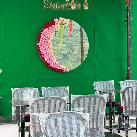 Sattva Cafe And Motel Rishīkesh Exterior foto